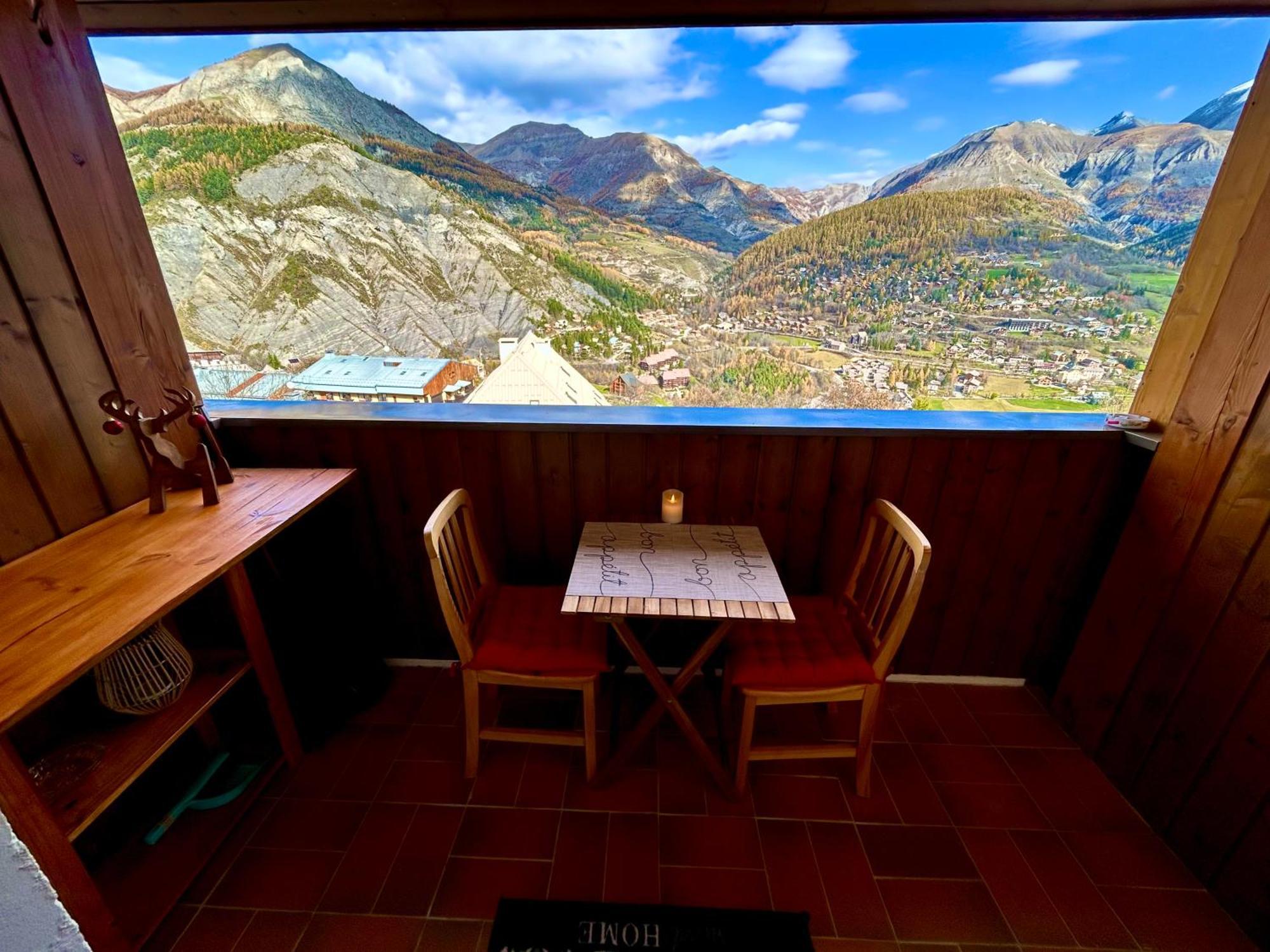 Duplex Avec Vue Exceptionnelle Parking Et Wifi Gratuit Lejlighed Allos Eksteriør billede